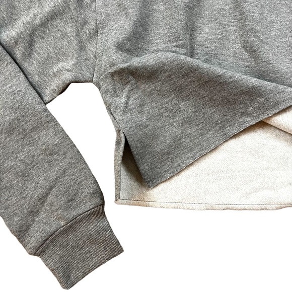 Socialite NWT Medium Gray Crop Crew Neck Sweatshirt - Picture 6 of 8